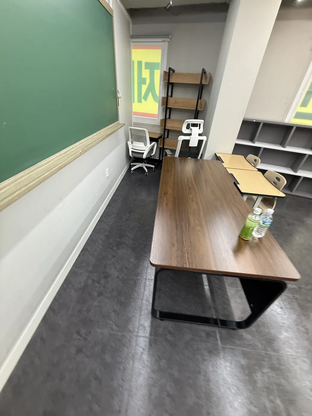 광주권 학원청소 시공 현장 — 열람석 정리