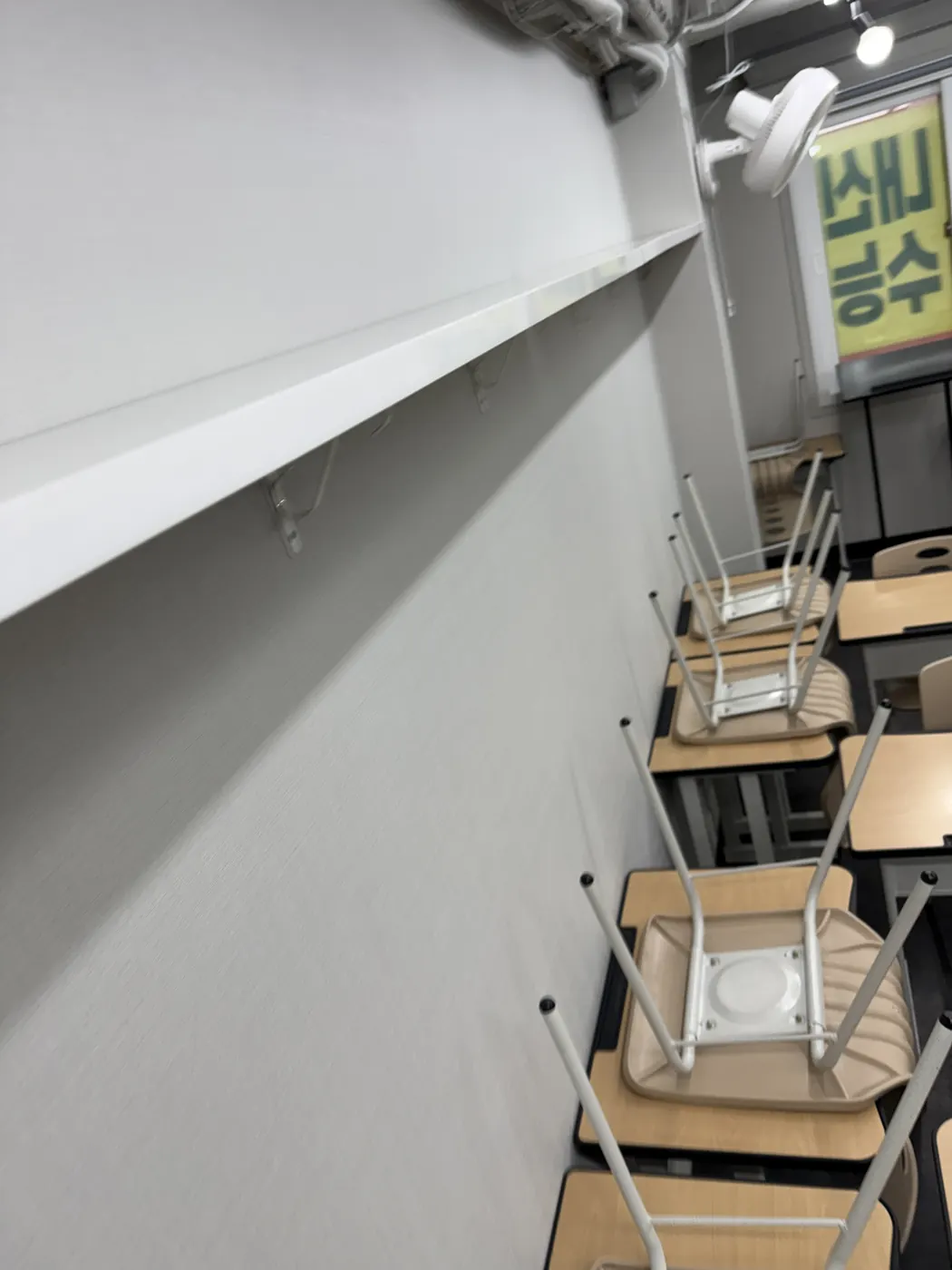 복도 바닥 관리 — 동림동 학원청소 현장
