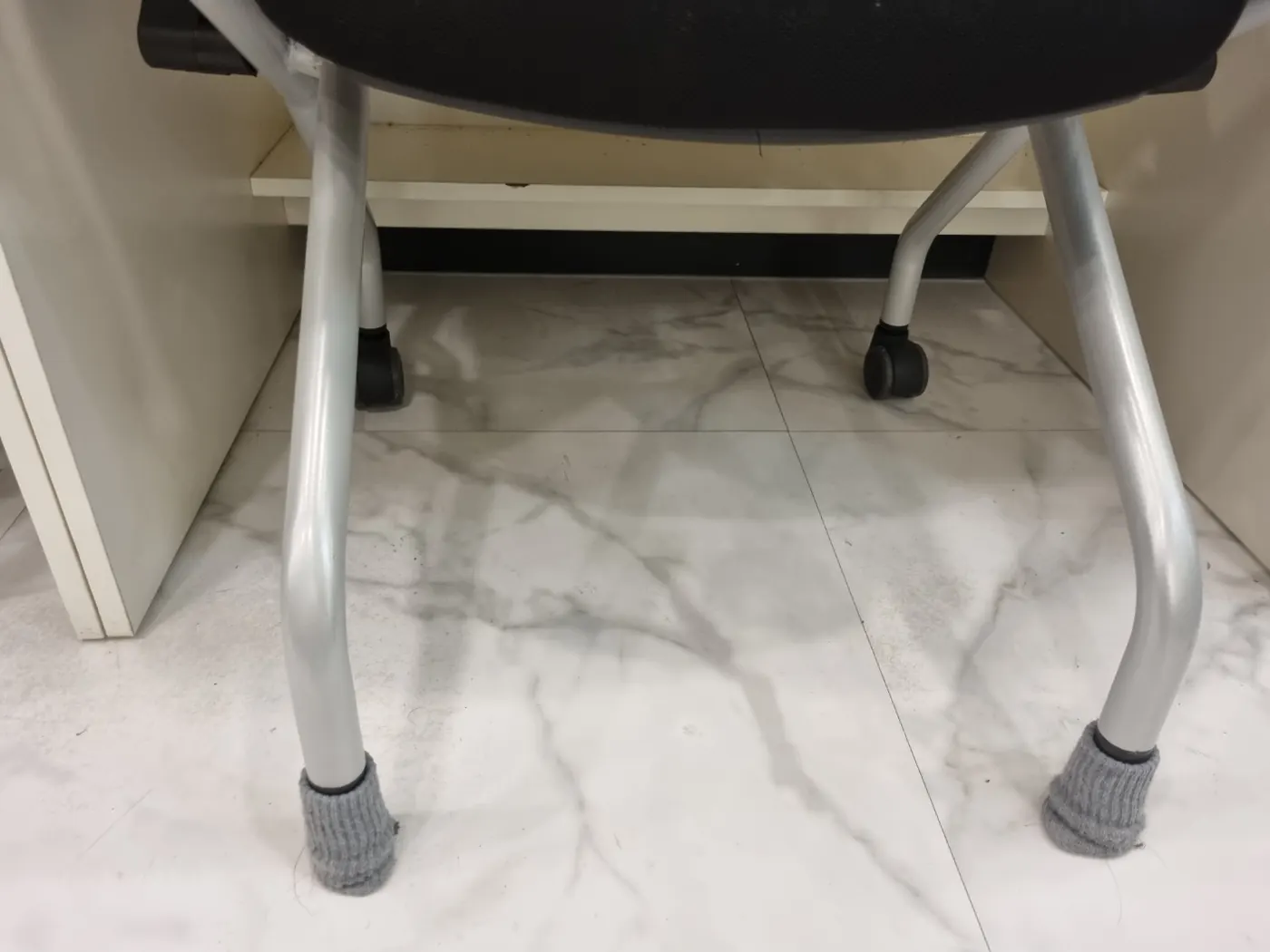 바닥 마감 상태 — 궁동 학원청소 현장