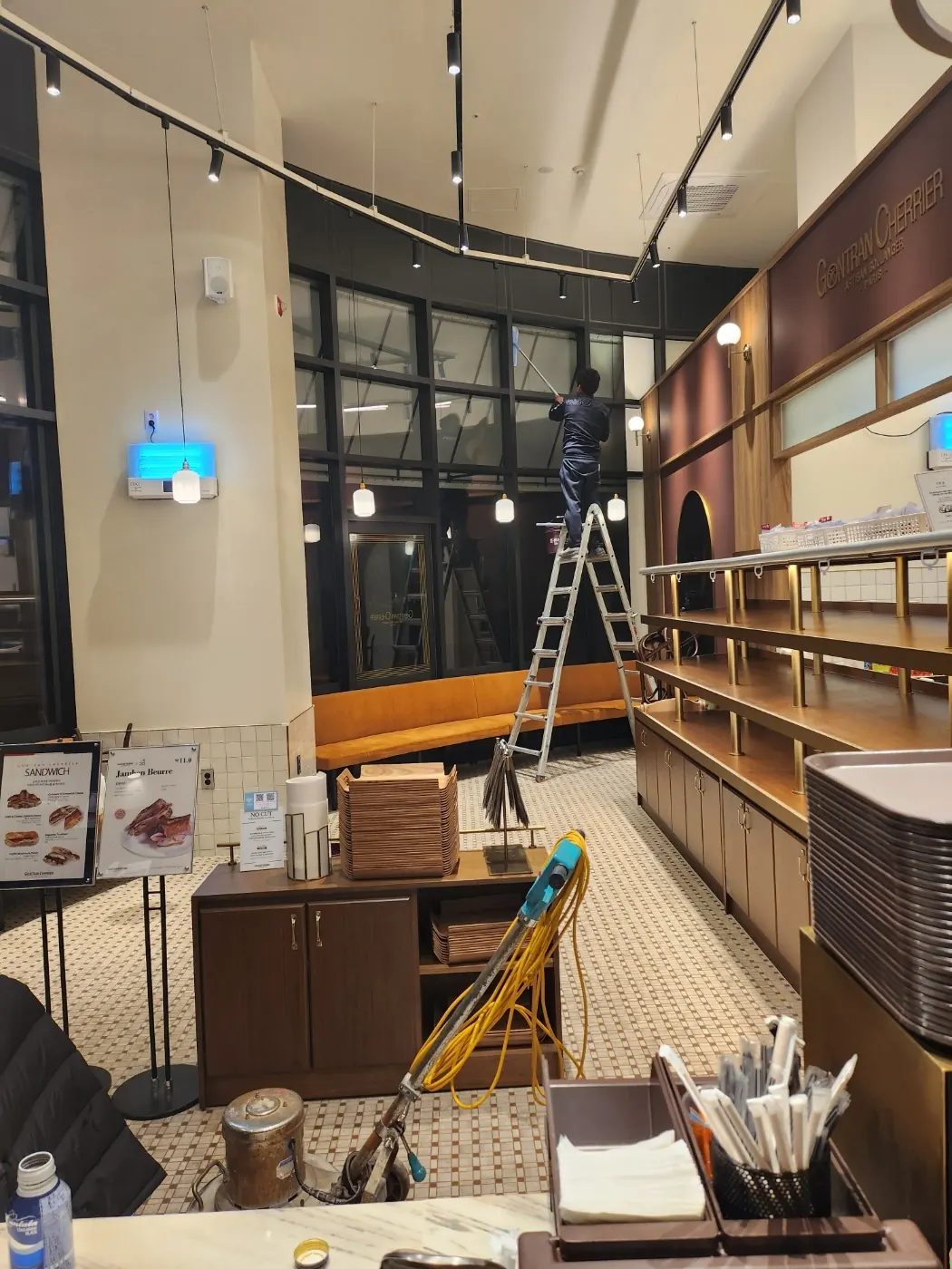 기계 세정 작업 — 남구 카페청소 현장