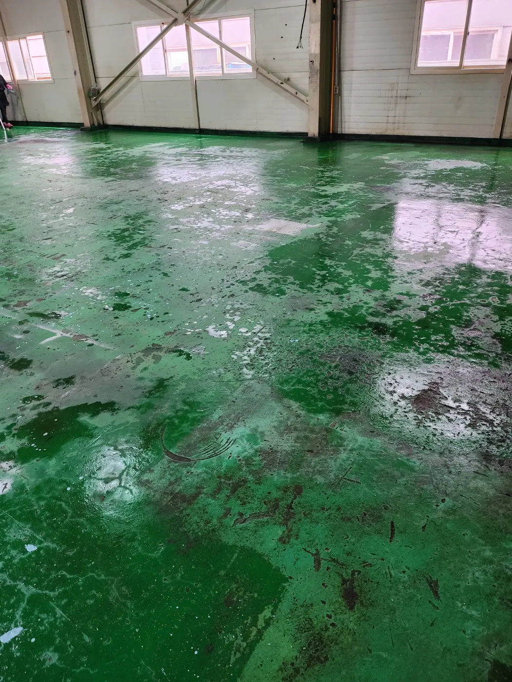임곡동 공장청소 시공 현장 — 바닥 마감 상태