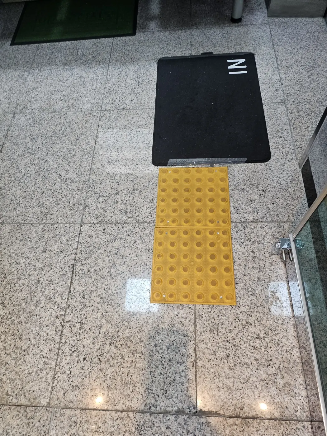 통로 정리 — 우산동 병원청소 현장