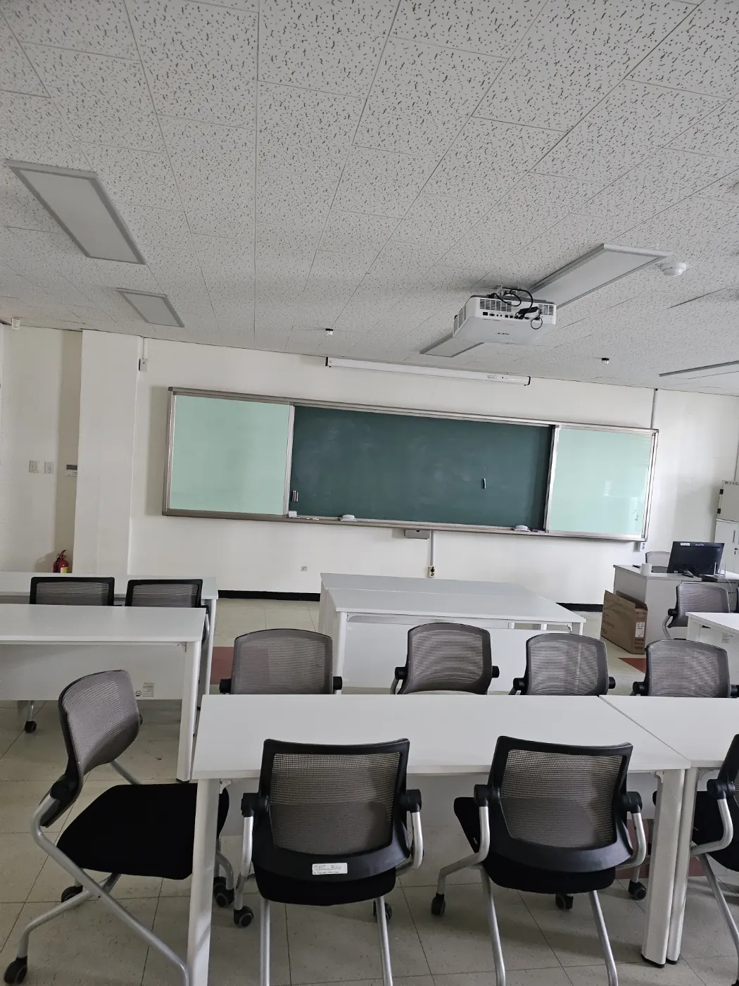 월산동 학교청소 시공 현장 — 교실 마감