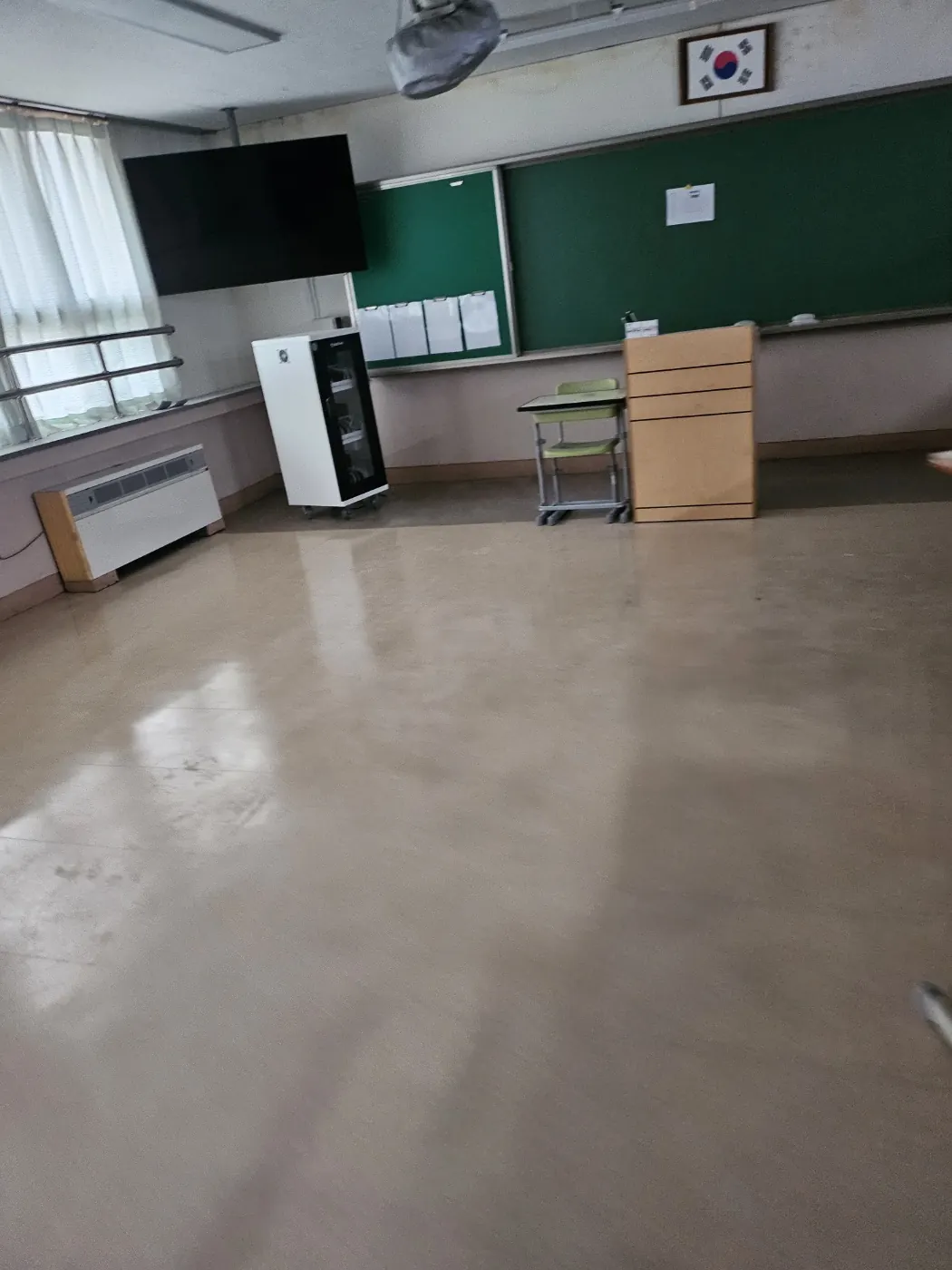 고룡동 학교청소 시공 현장 — 교실 정리