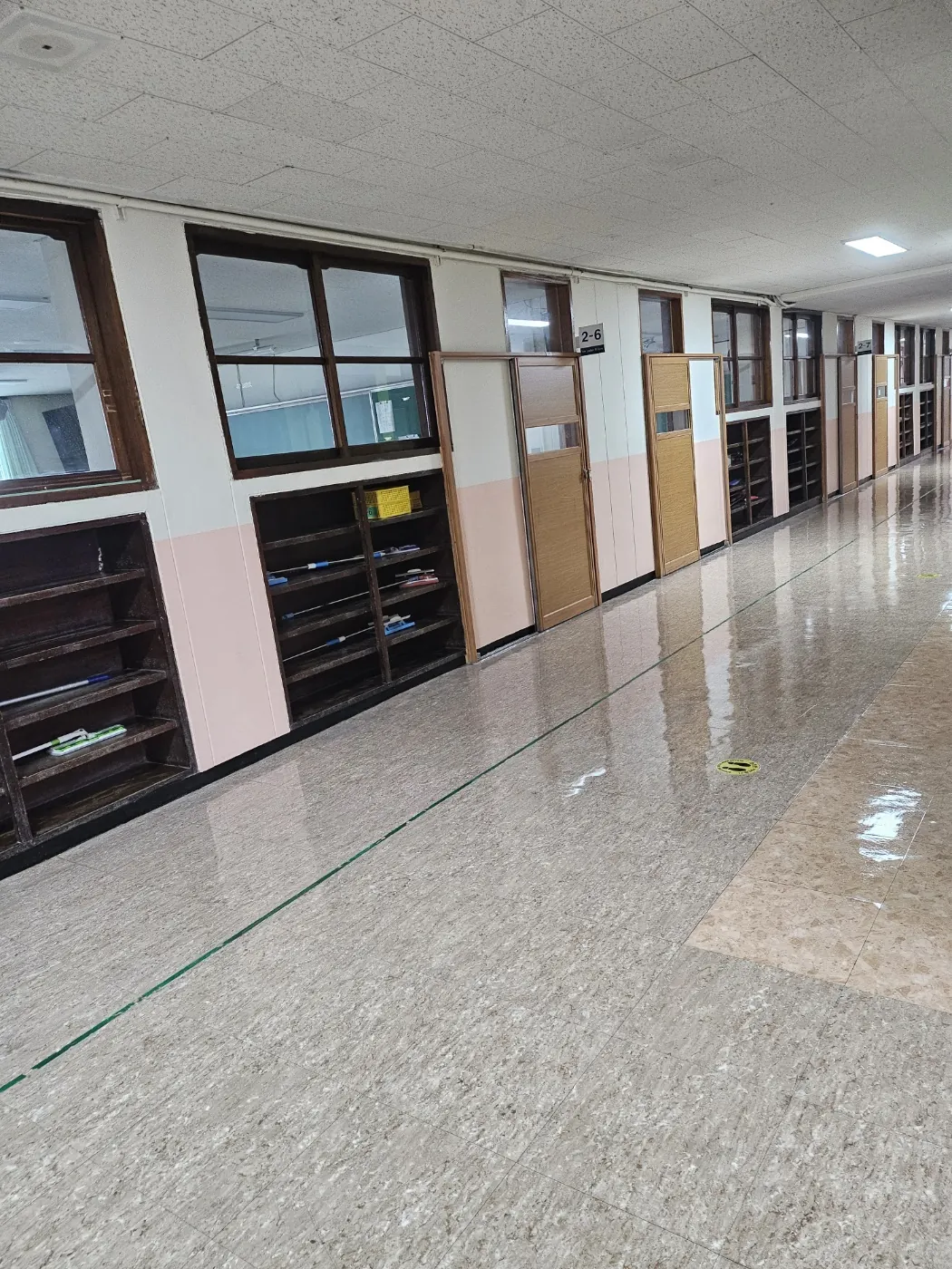 대의동 학교청소 시공 현장 — 복도 관리