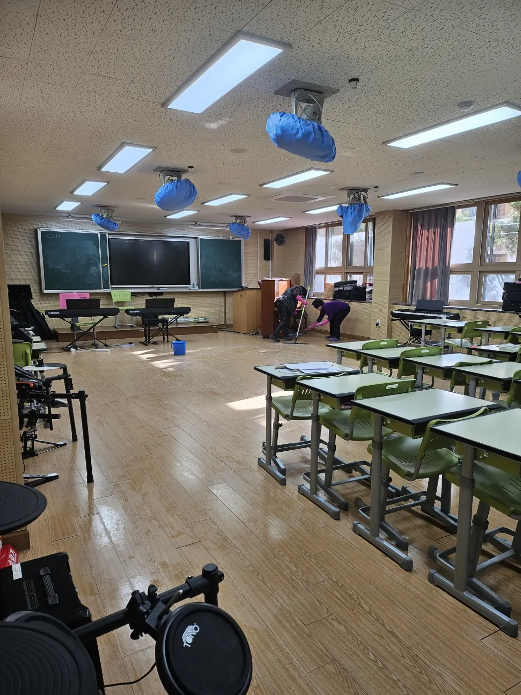 세정 진행 — 궁동 학교청소 현장