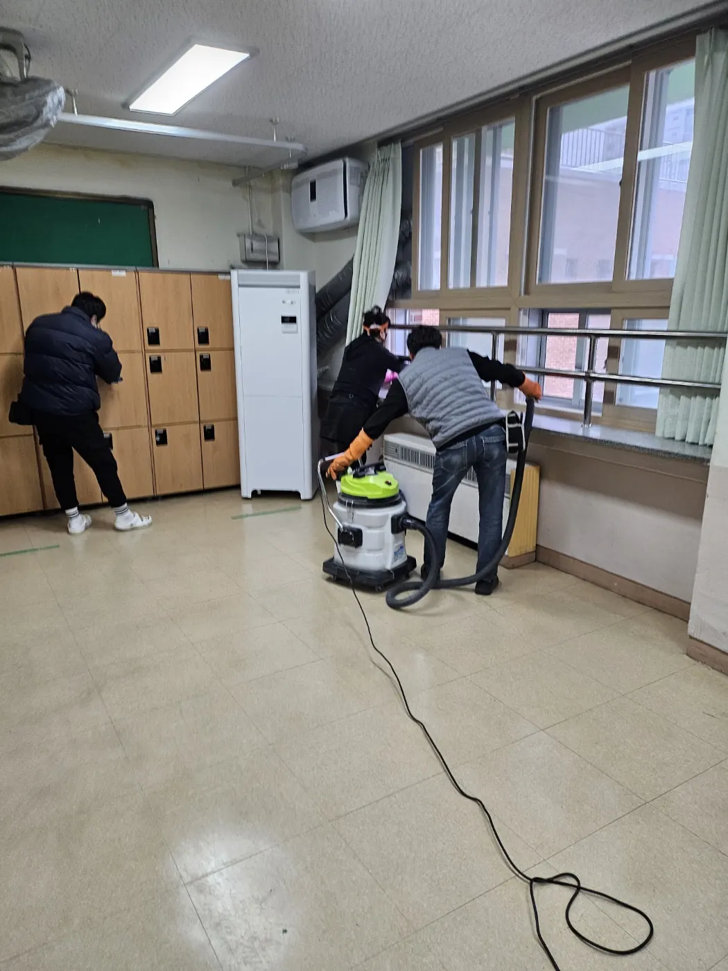 세정 진행 — 벽진동 학교청소 현장